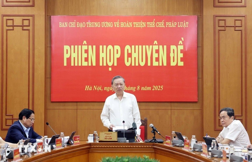 Tổng Bí thư Tô Lâm phát biểu chỉ đạo tại phiên họp. Tổng Bí thư Tô Lâm phát biểu chỉ đạo tại phiên họp.
