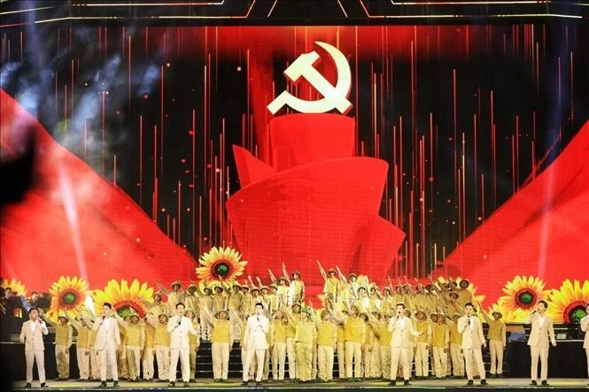 Tiết mục văn nghệ "Lá cờ Đảng".