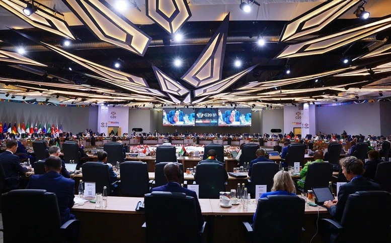 Thủ tướng cùng các nhà lãnh đạo thảo luận về những vấn đề mới nổi, có ý nghĩa chiến lược đối với sự phát triển của các quốc gia, đặc biệt là khoáng sản chiến lược, việc làm bền vững, trí tuệ nhân tạo.