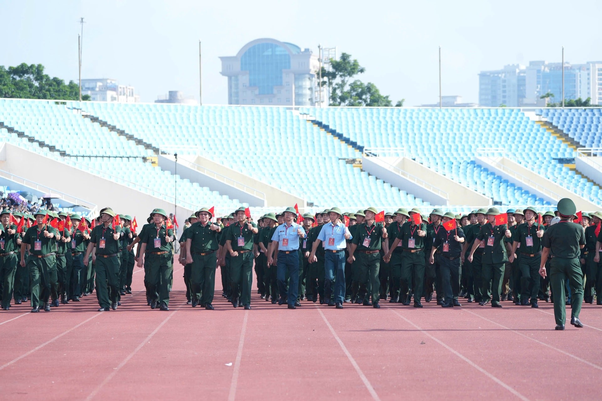 Khối cựu chiến binh tham gia hợp luyện. Khối cựu chiến binh tham gia hợp luyện.