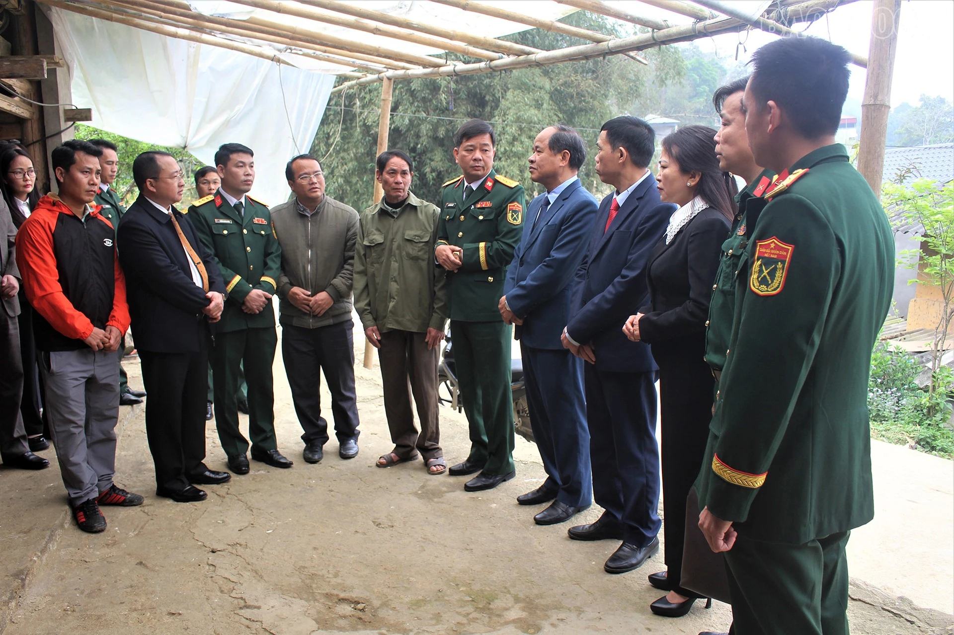 baolaocai-tr_19-3-trao5.jpg