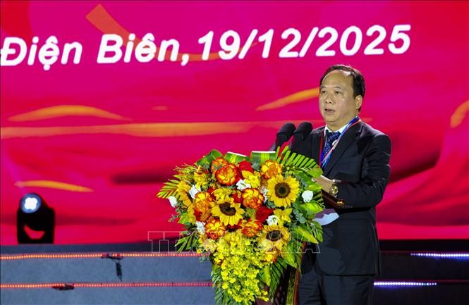 Phó Chủ tịch UBND tỉnh Điện Biên Nguyễn Minh Phú phát biểu khai mạc Lễ hội.