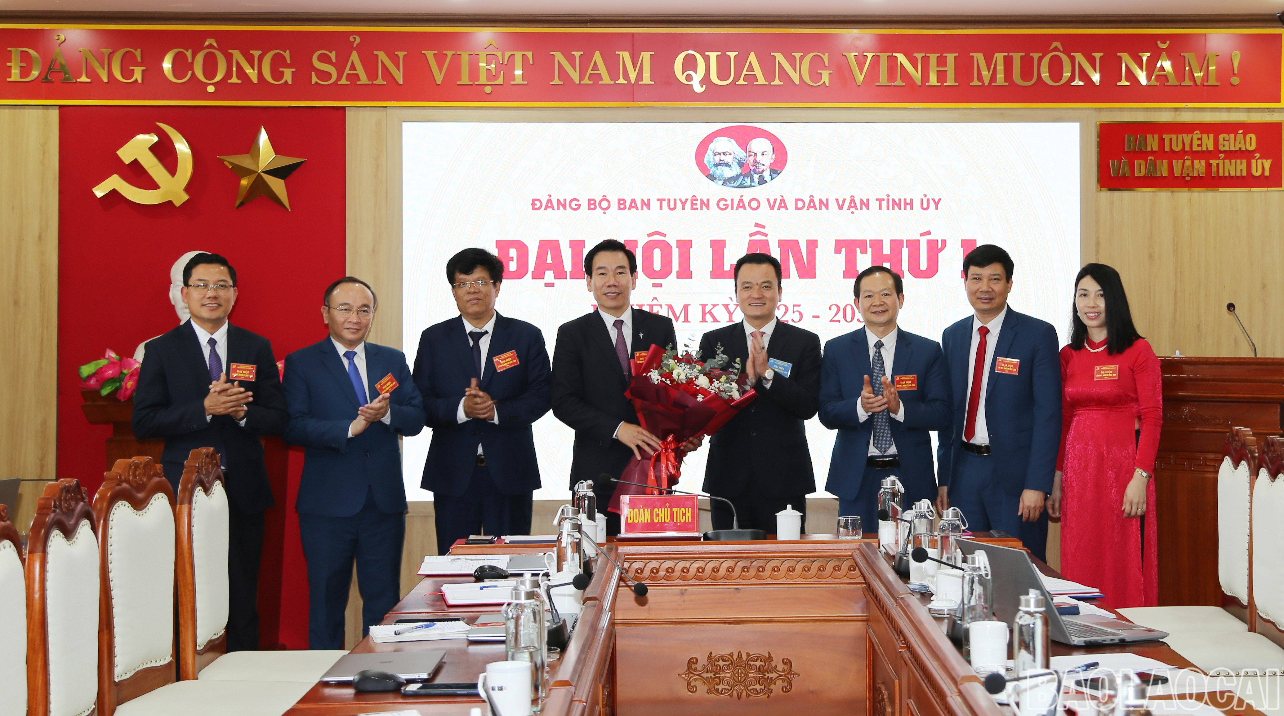 Ban Chấp hành Đảng bộ Ban Tuyên giáo và Dân vận Tỉnh ủy khóa I, nhiệm kỳ 2025 - 2030 ra mắt đại hội. baolaocai-br_21-9-bandanvan1.jpg