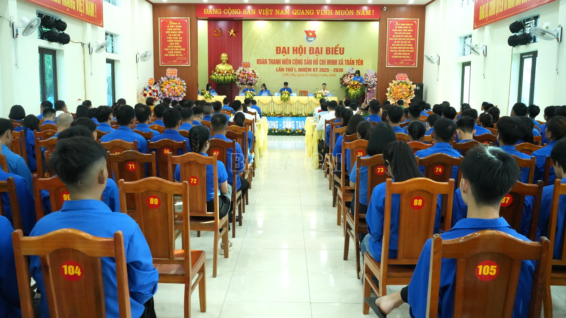 Quang cảnh đại hội. baolaocai-c_21-9-doan-quangcanh.jpg
