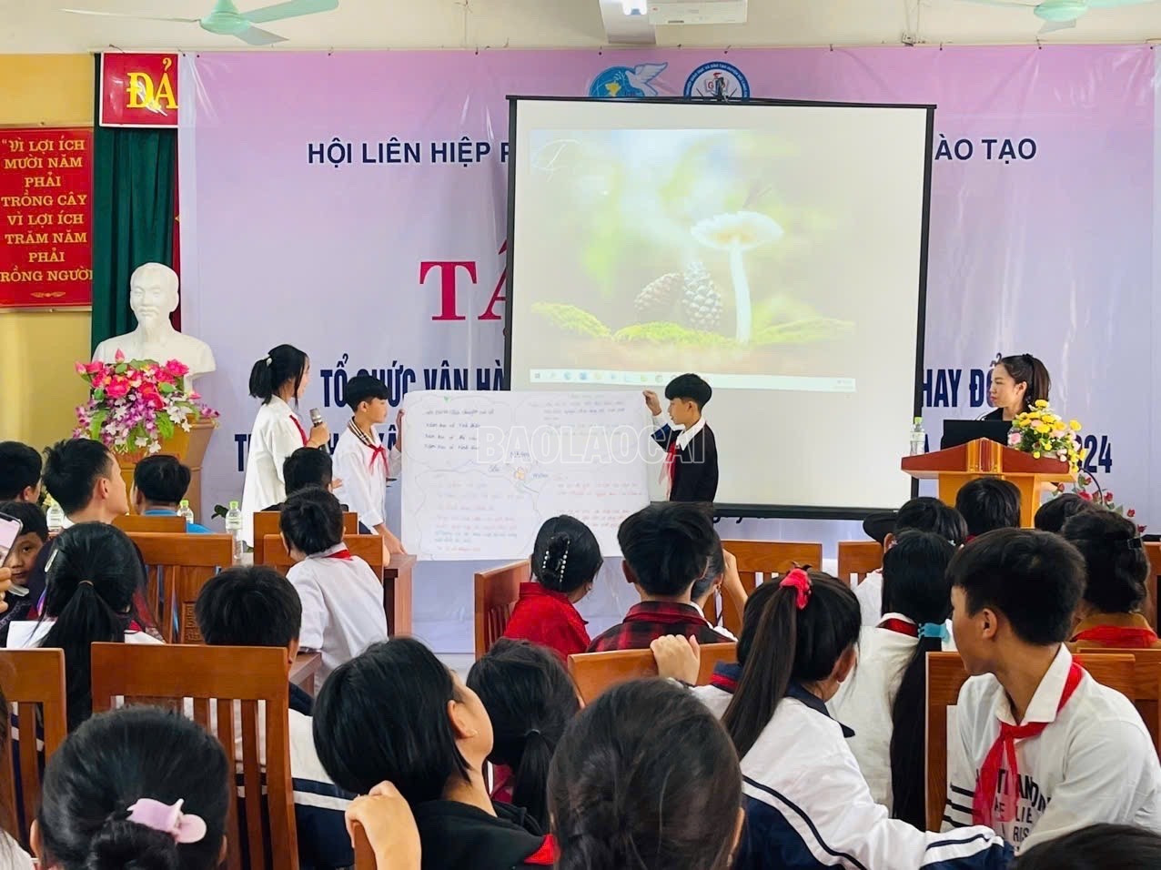 Các buổi sinh hoạt của câu lạc bộ thu hút sự chú ý và tham gia của các em học sinh. baolaocai-c_21-9-thulinh.jpg