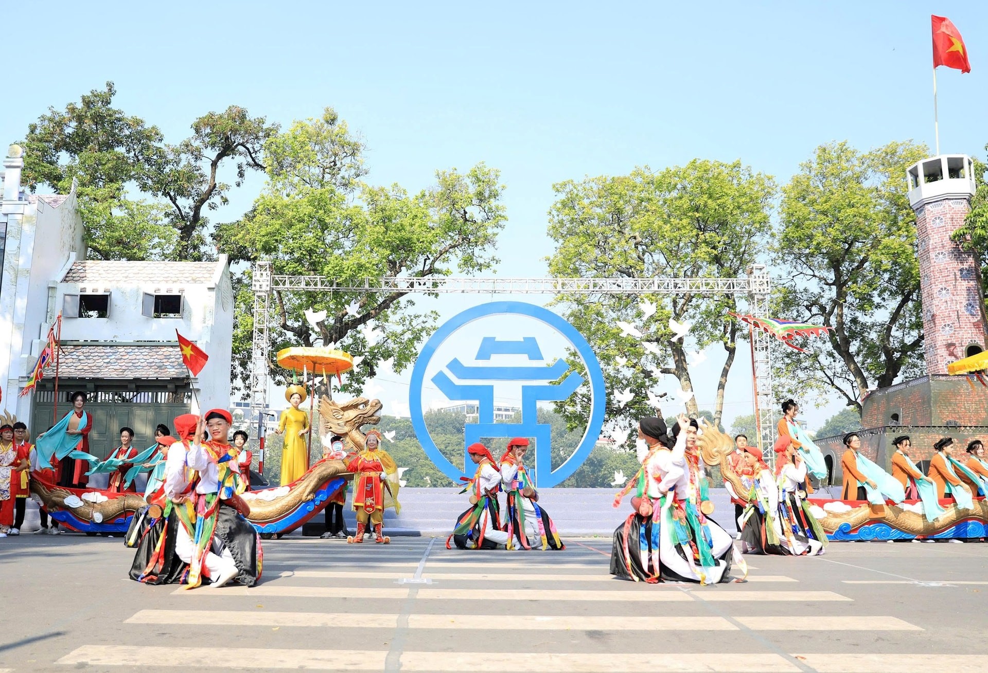 Văn hóa là nguồn lực nội sinh quan trọng hun đúc trí tuệ, tâm hồn, khí phách và bản lĩnh người Việt Nam.