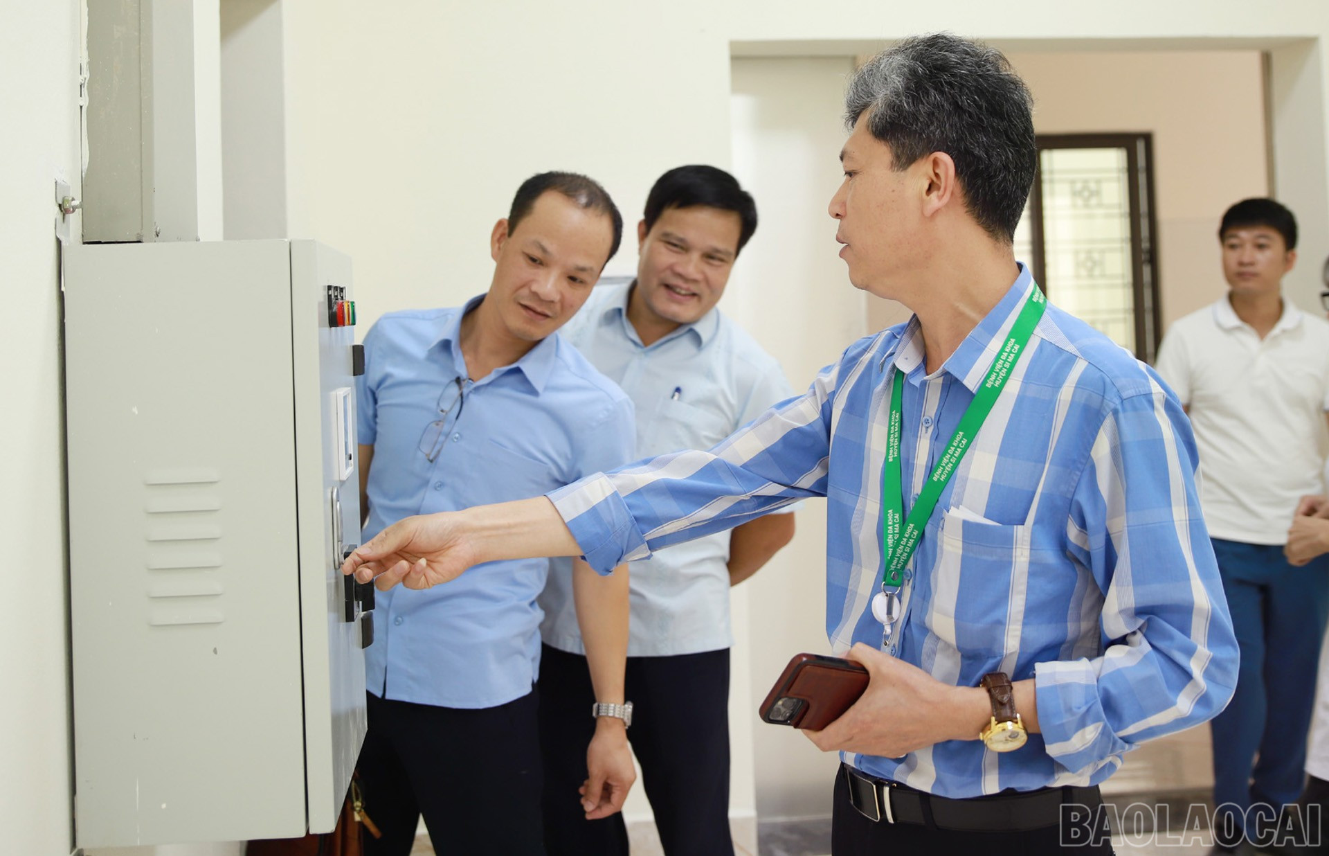 baolaocai-br_check-up-of-three-teachers-of-rooms-2.jpg