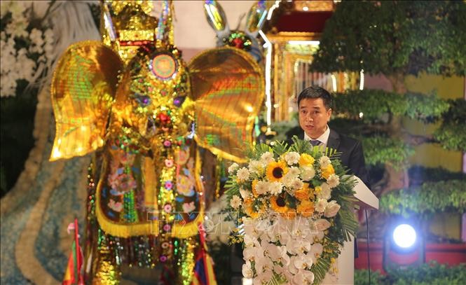 Ông Phạm Văn Tân, Chủ tịch UBND phường Lê Chân đọc Diễn văn khai mạc lễ hội.