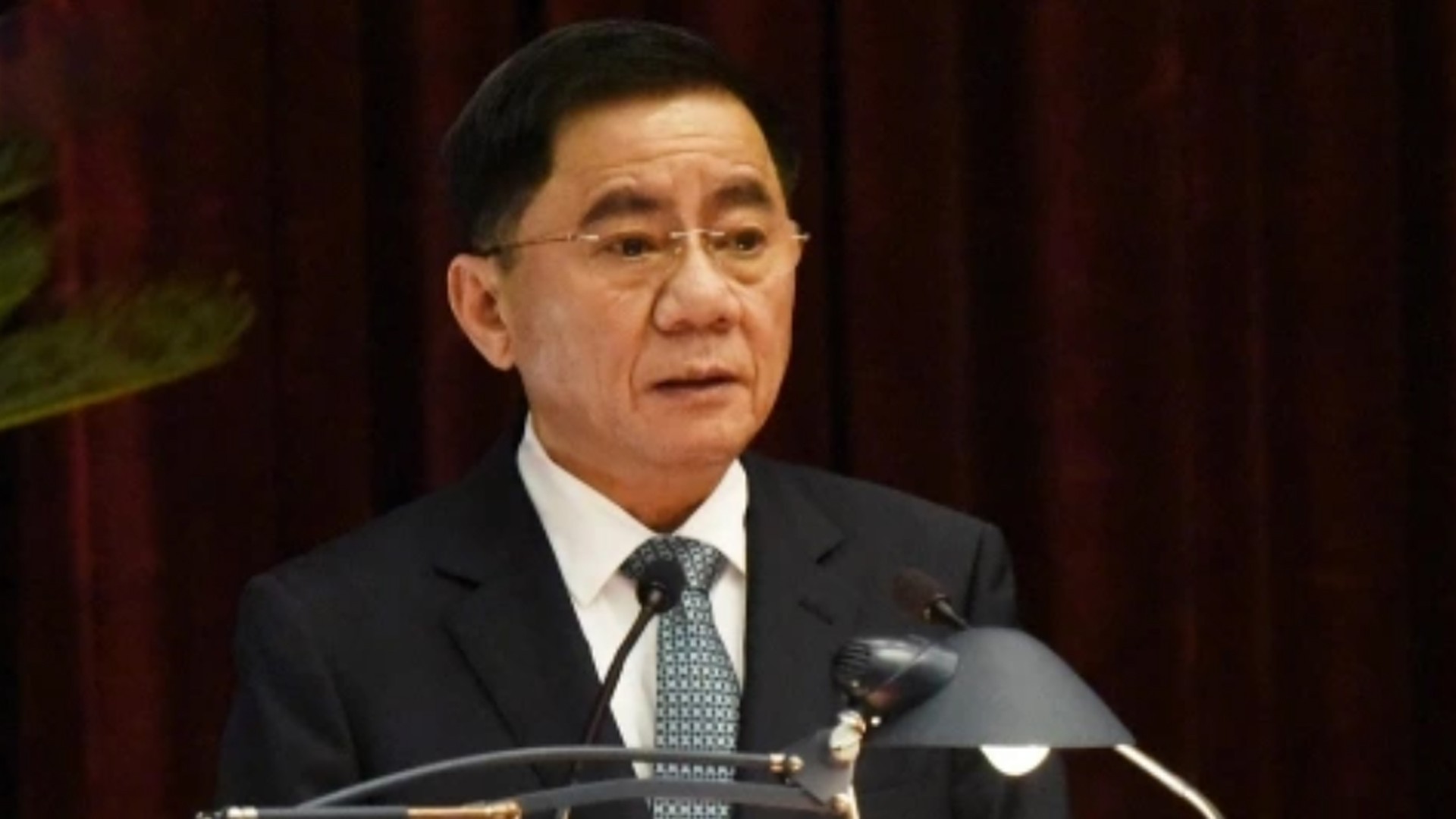 Thường trực Ban Bí thư Trần Cẩm Tú 11-7-ong-tu.jpg
