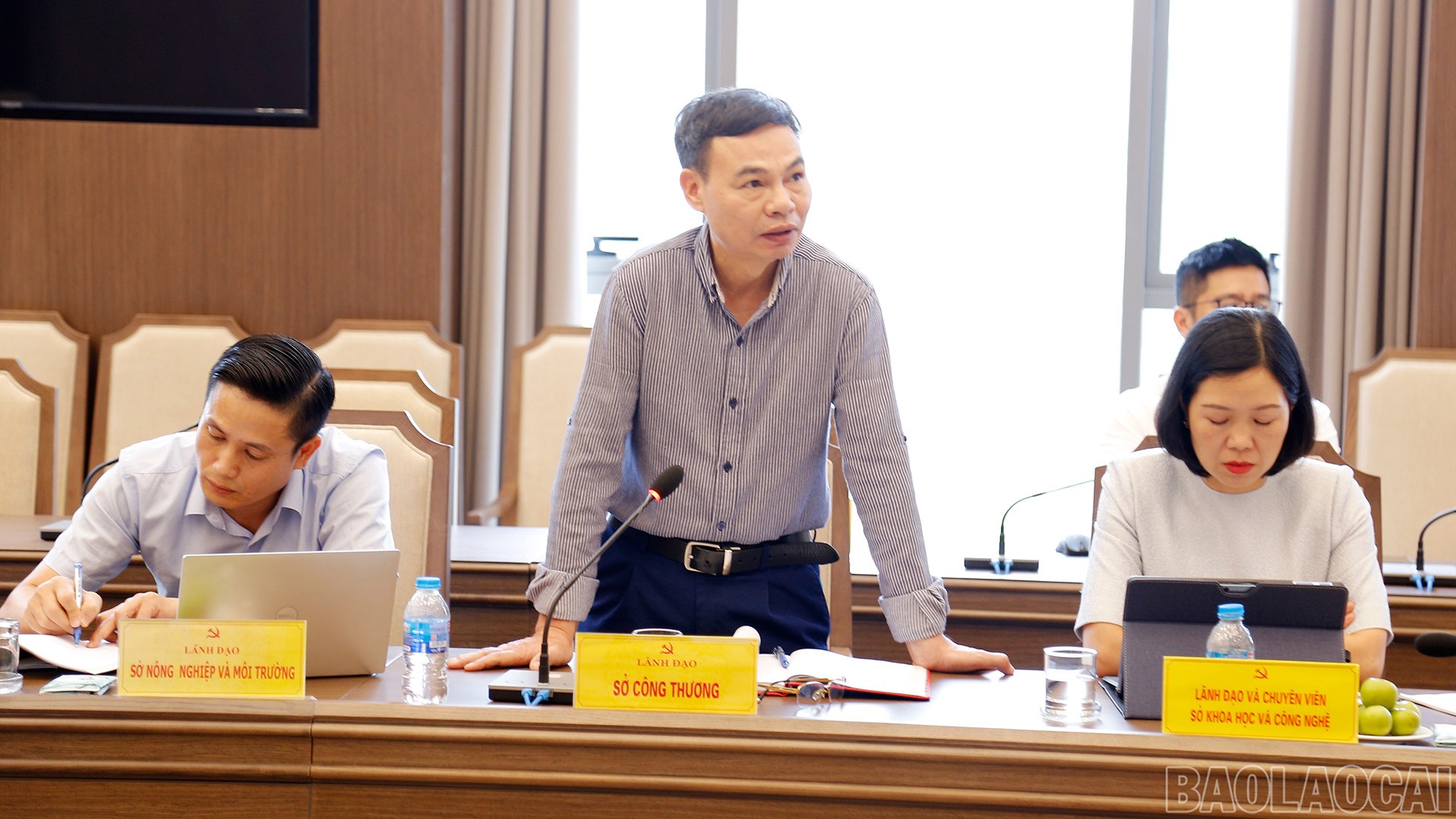 Lãnh đạo Sở Công thương phát biểu tại buổi làm việc. 30-7-so-congthong.jpg