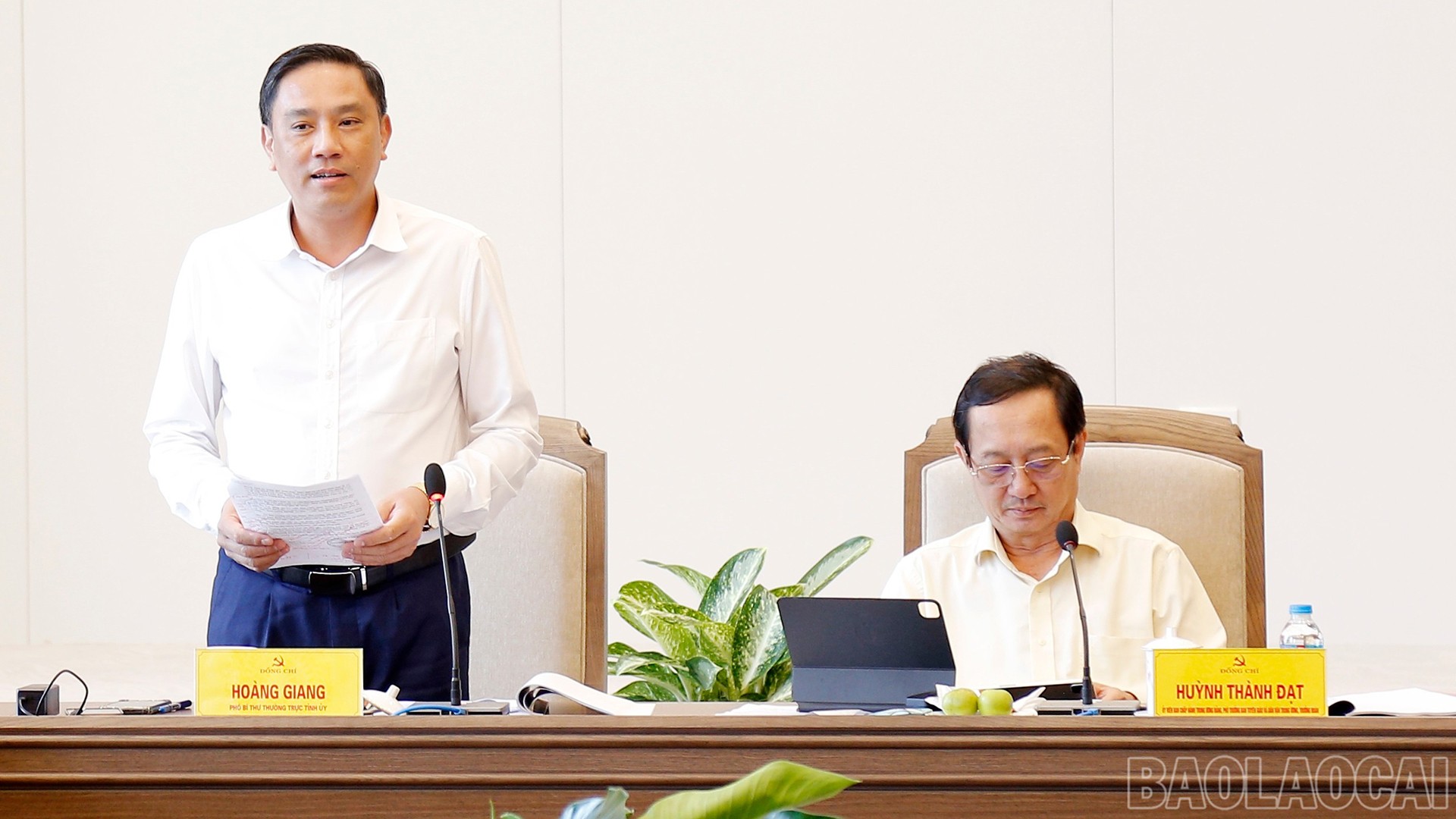 Phó Bí thư Thường trực Tỉnh ủy Hoàng Giang phát biểu tại buổi làm việc. 30-7-onggiang.jpg