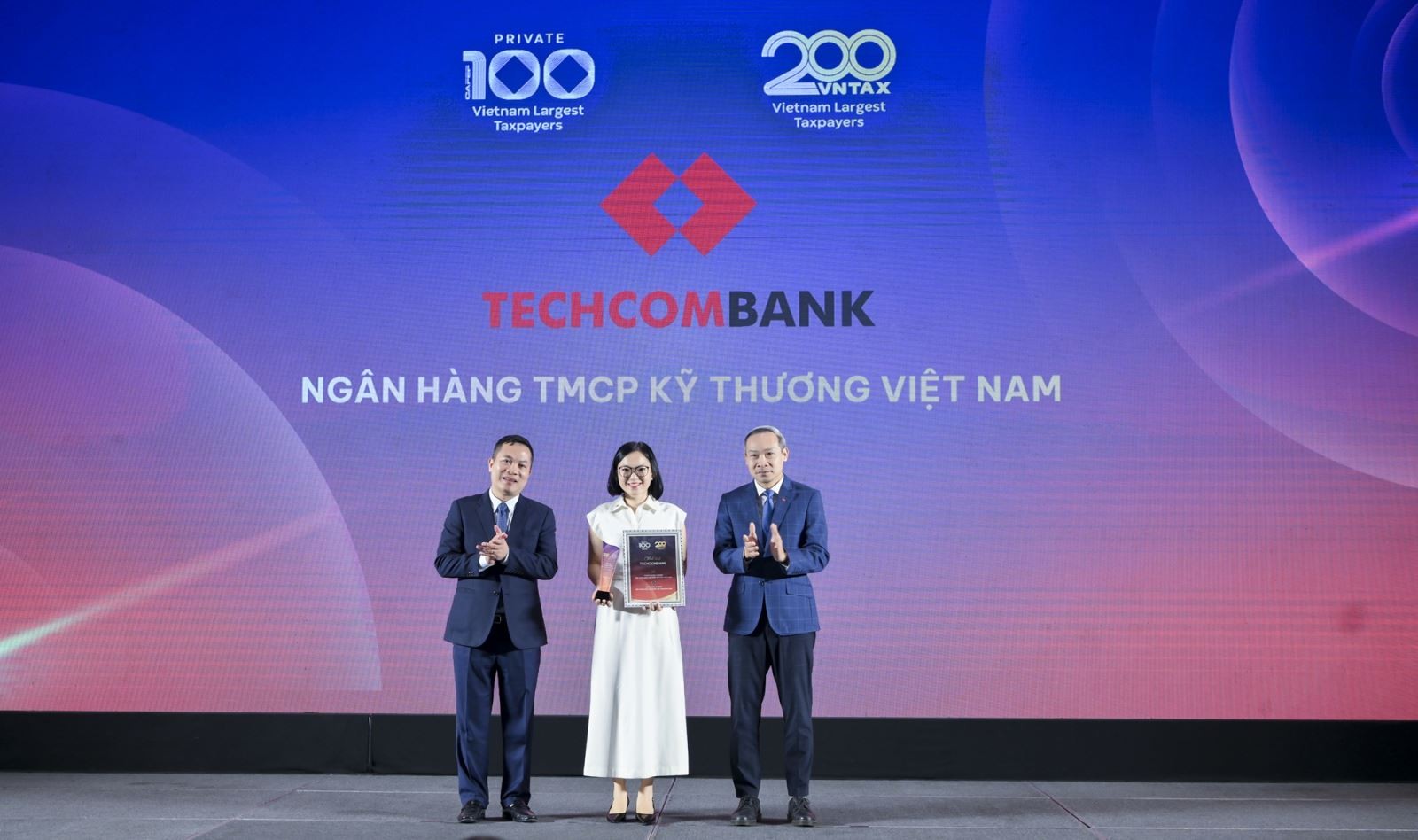 Techcombank là ngân hàng tư nhân nộp ngân sách nhiều nhất Việt Nam 3 năm liên tiếp. Techcombank là ngân hàng tư nhân nộp ngân sách nhiều nhất Việt Nam 3 năm liên tiếp.