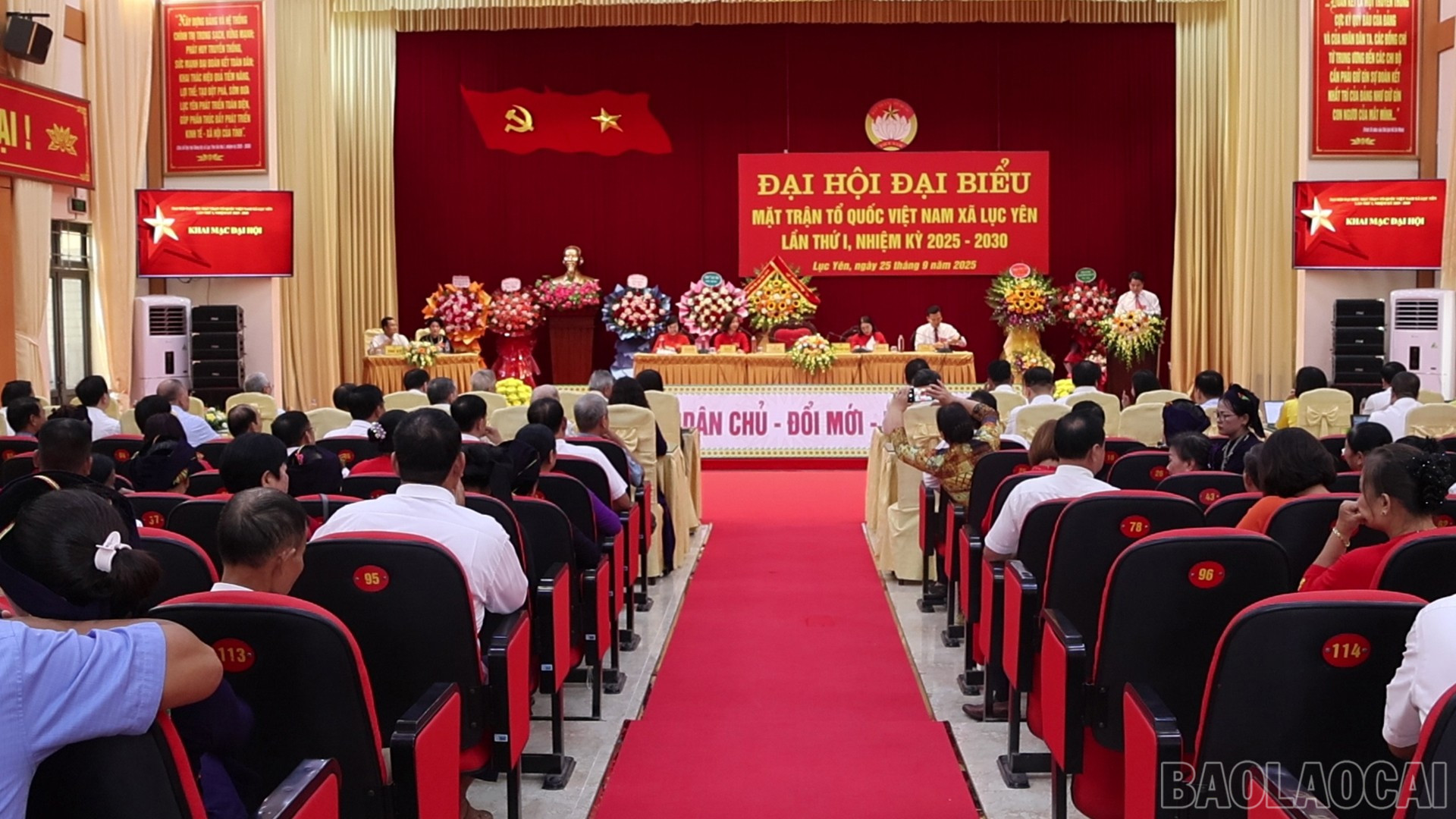 Quang cảnh đại hội. baolaocai-br_quangcanh.jpg