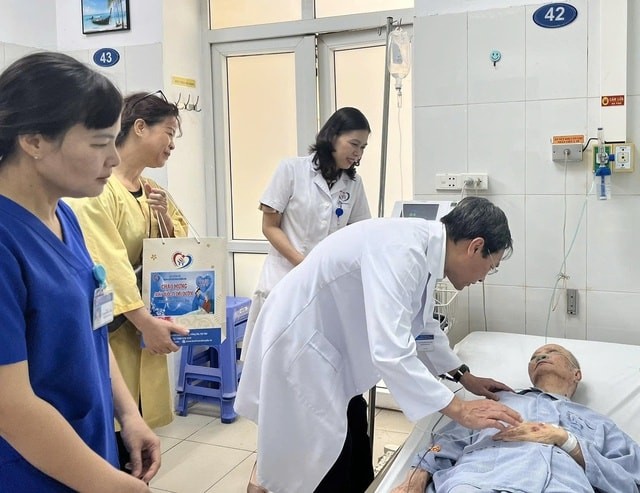 Các bệnh viện đang đổi mới mạnh mẽ trong quản lý, chuyên môn, chuyển đổi số, cải cách thủ tục hành chính và chăm sóc toàn diện cho người bệnh.