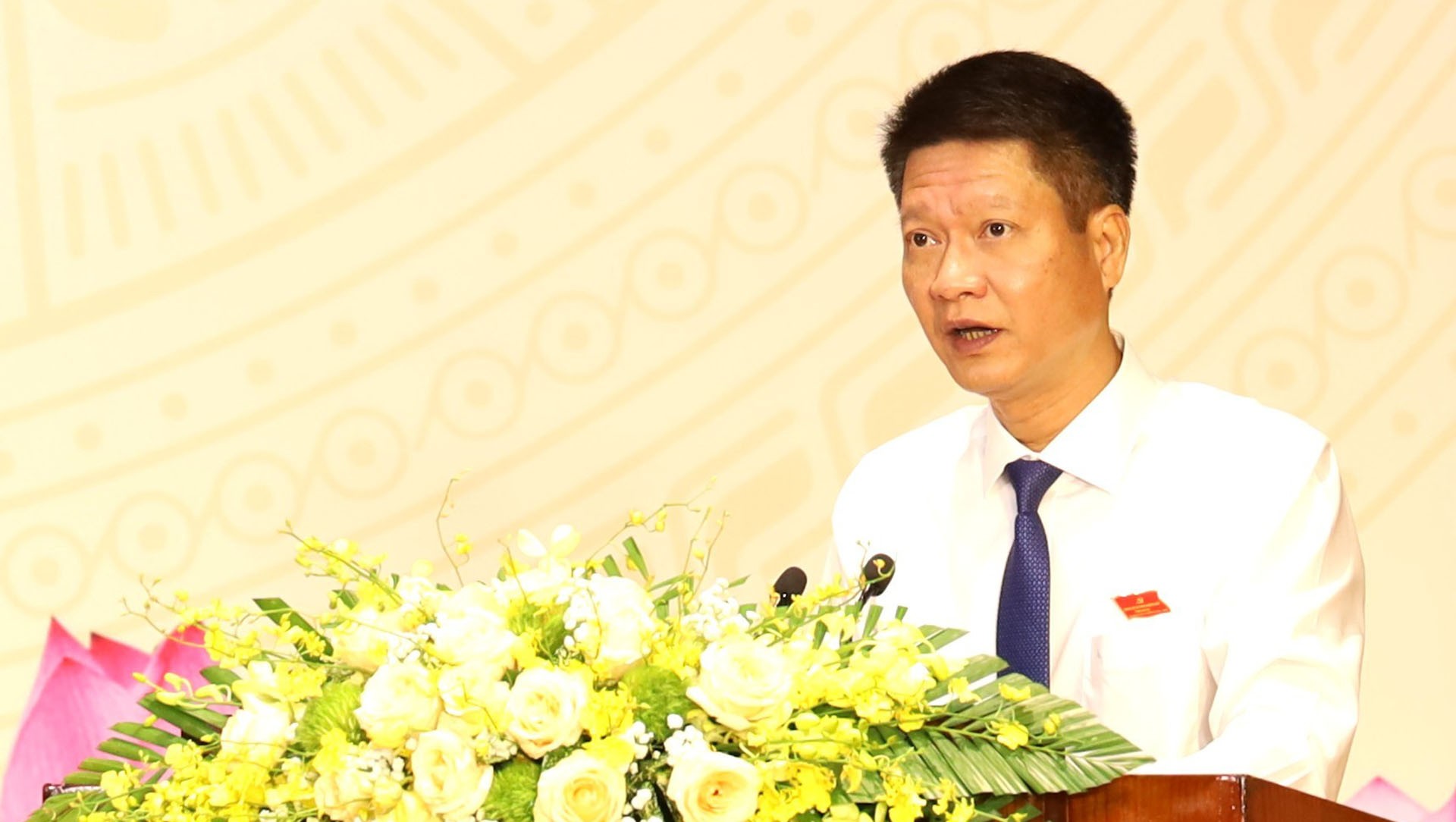 Đồng chí Nguyễn Thế Phước - Phó Bí thư Thường trực Đảng ủy, Phó Chủ tịch Thường trực UBND tỉnh quán triệt một số nội dung Phiên chính thức của Đại hội. 22-daibieu4.jpg