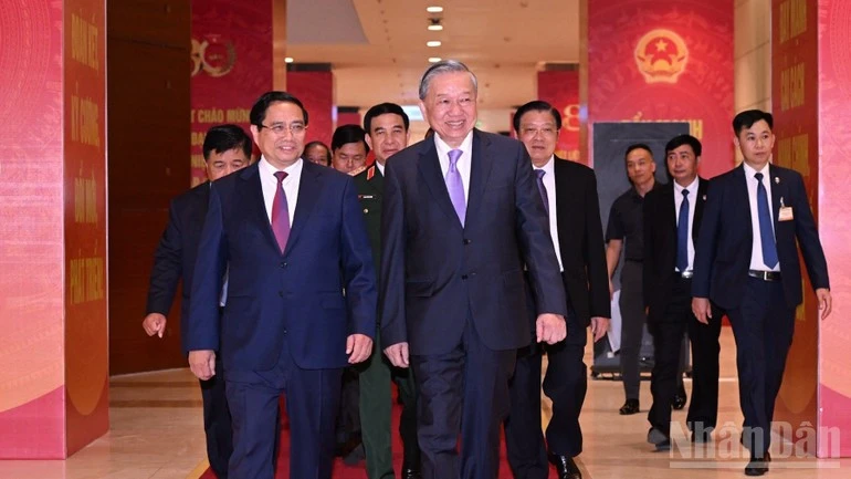 Tổng Bí thư Tô Lâm, Thủ tướng Phạm Minh Chính cùng các đồng chí lãnh đạo Đảng, Nhà nước tới tham dự lễ kỷ niệm.