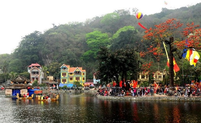 थाय पगोडा महोत्सव। Lễ hội chùa Thầy.