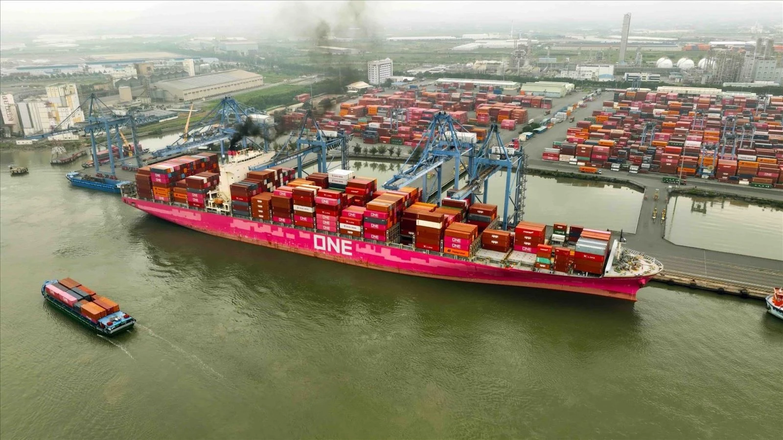 Cảng Quốc tế Tân Cảng - Cái Mép (TP Hồ Chí Minh).