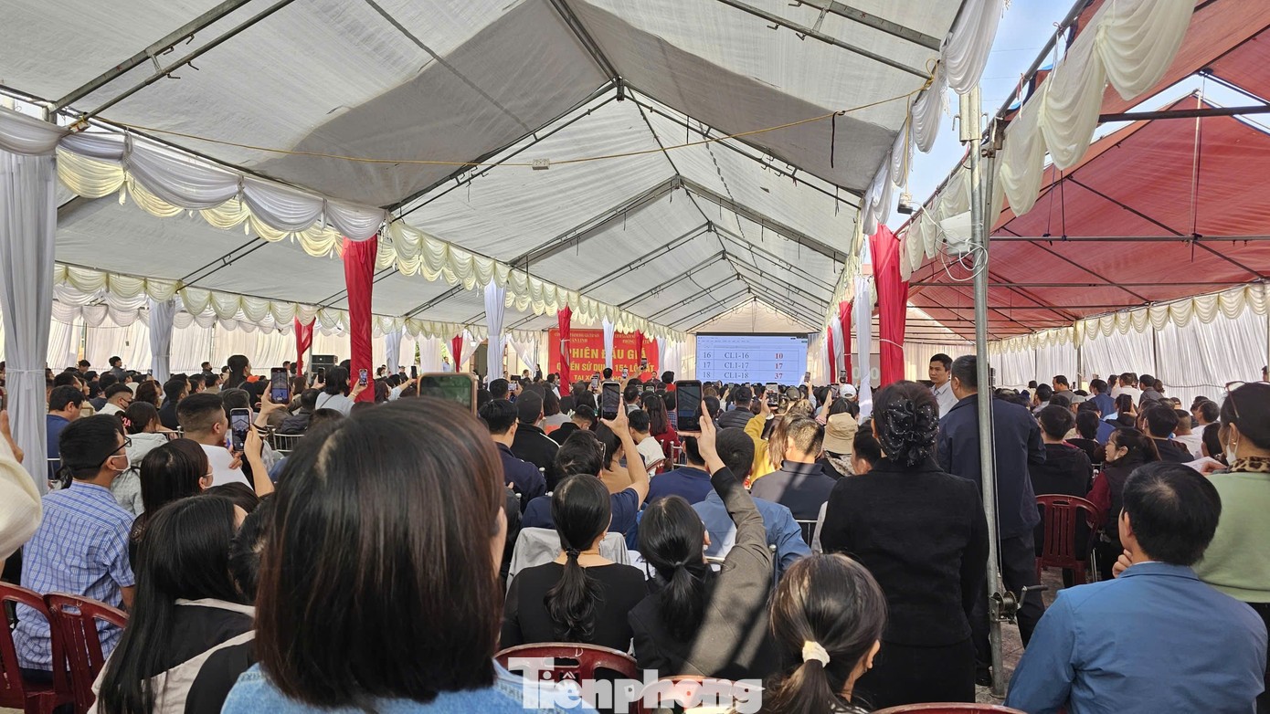 Thủ tướng yêu cầu thực hiện ngay là thiết lập sàn giao dịch bất động sản nhằm công khai, minh bạch thị trường.