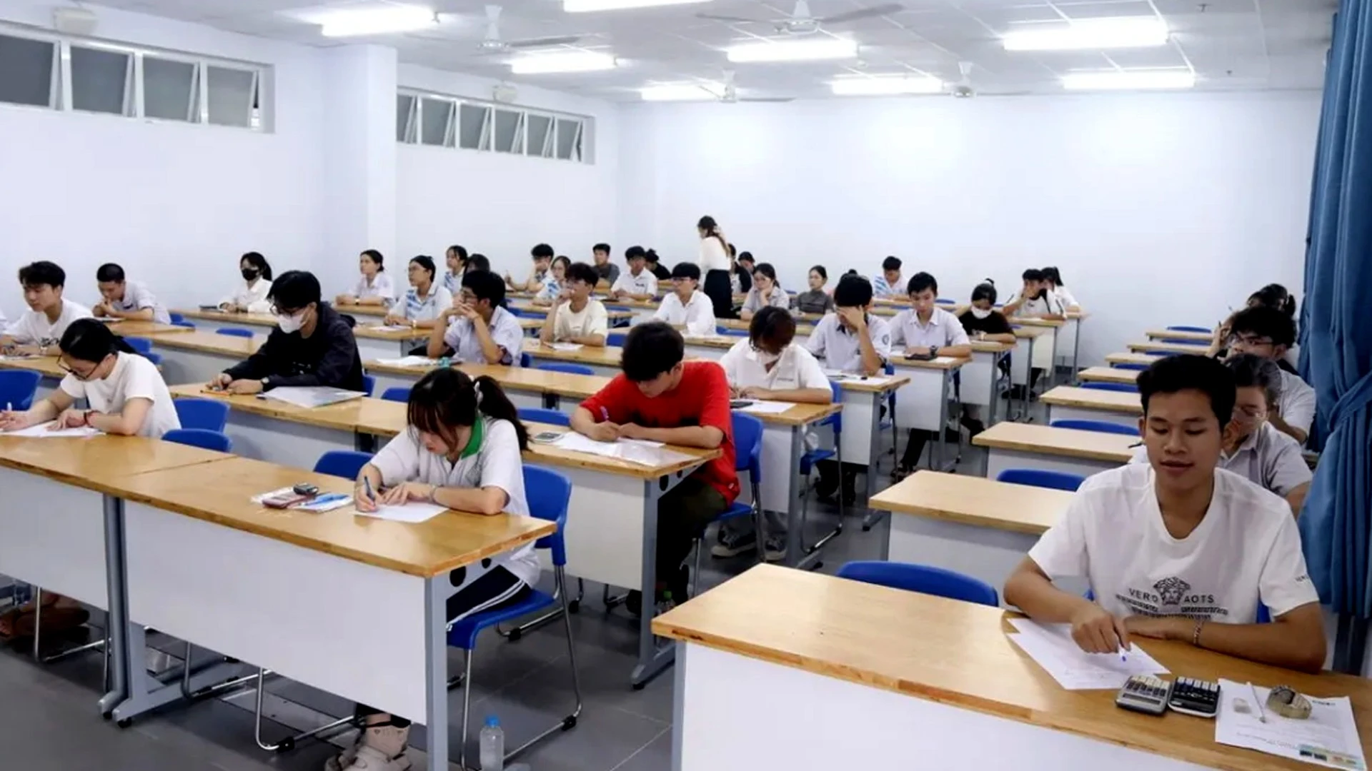 11-10-ngoai-ngu.jpg