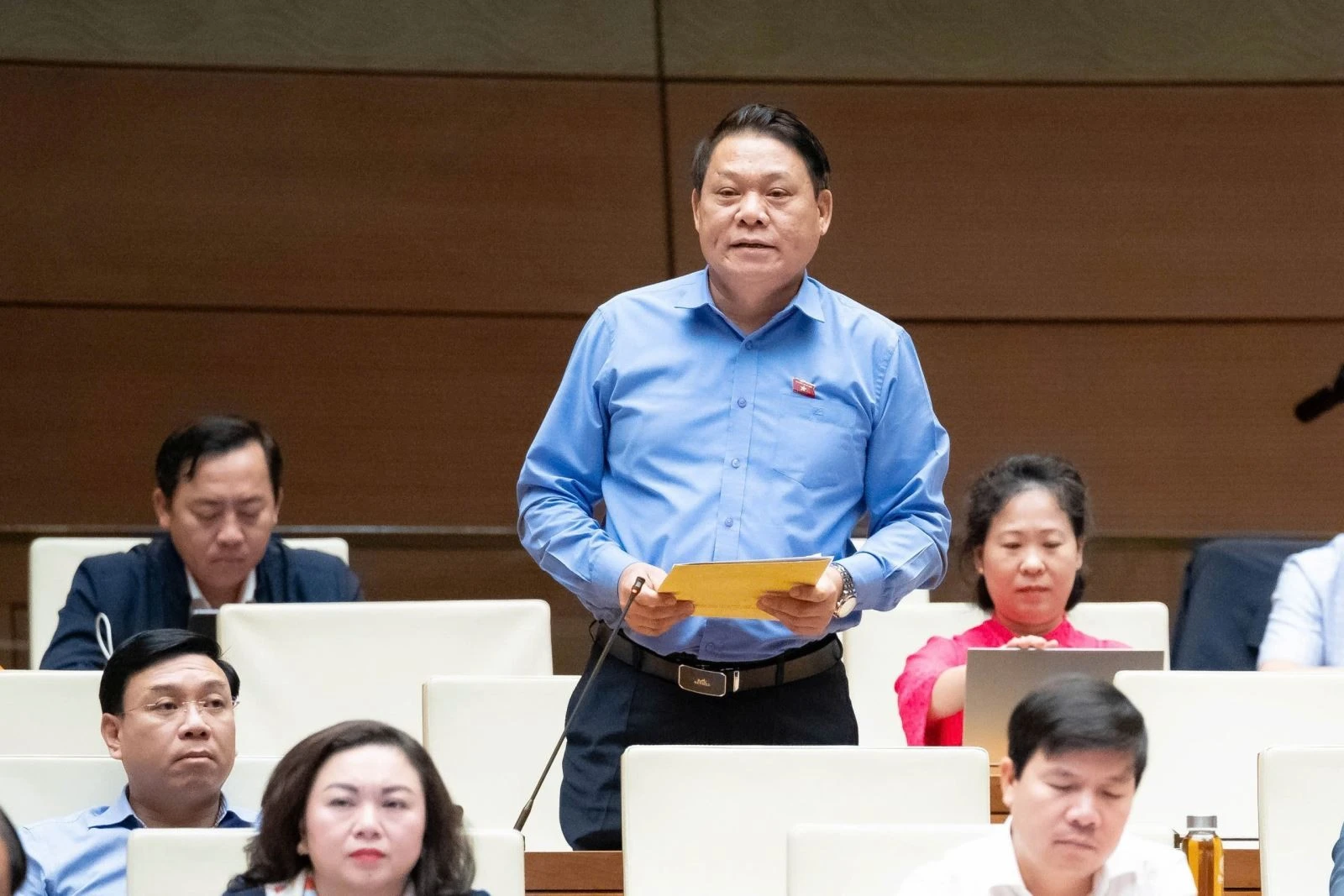 Đại biểu Nguyễn Thành Nam (Đoàn ĐBQH tỉnh Phú Thọ) phát biểu ý kiến.