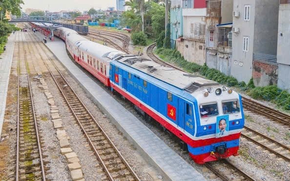 Dịp Tết Nguyên đán Bính Ngọ 2026, hằng ngày Đường sắt sẽ tổ chức chạy 55 đoàn tàu. Dịp Tết Nguyên đán Bính Ngọ 2026, hằng ngày Đường sắt sẽ tổ chức chạy 55 đoàn tàu.