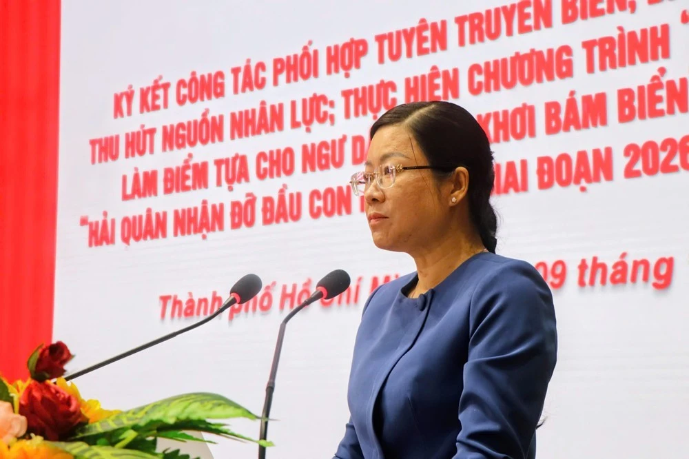 Đồng chí Lê Thị Thủy phát biểu tại hội nghị.