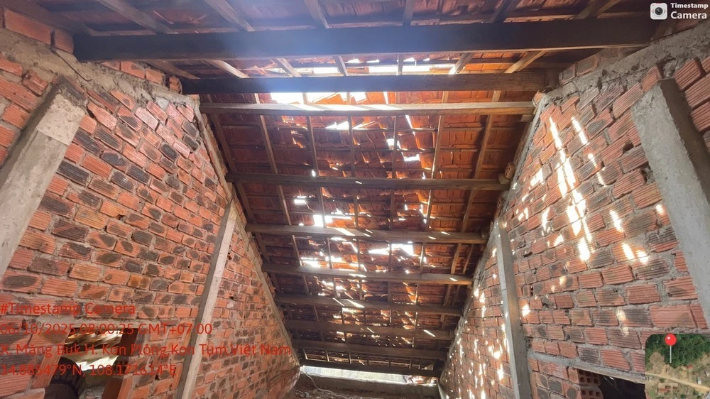 Trước đó, nhiều trận động đất gây thiệt hại cho cơ sở hạ tầng tại .