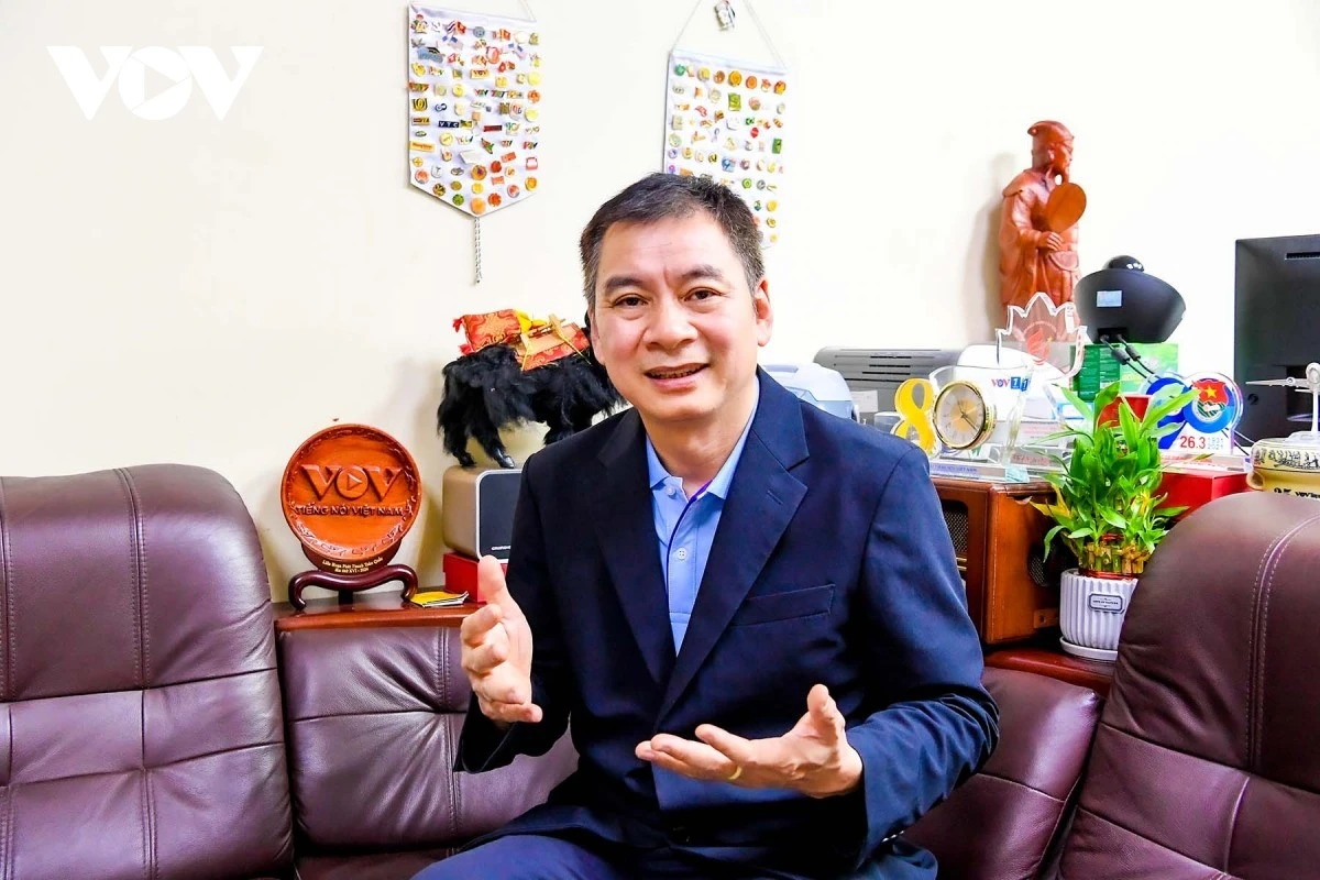 Nhà báo, TS Đồng Mạnh Hùng - Trưởng ban Thư ký Biên tập Đài Tiếng nói Việt Nam, Tổng thư ký Liên hoan Phát thanh toàn quốc lần thứ XVII