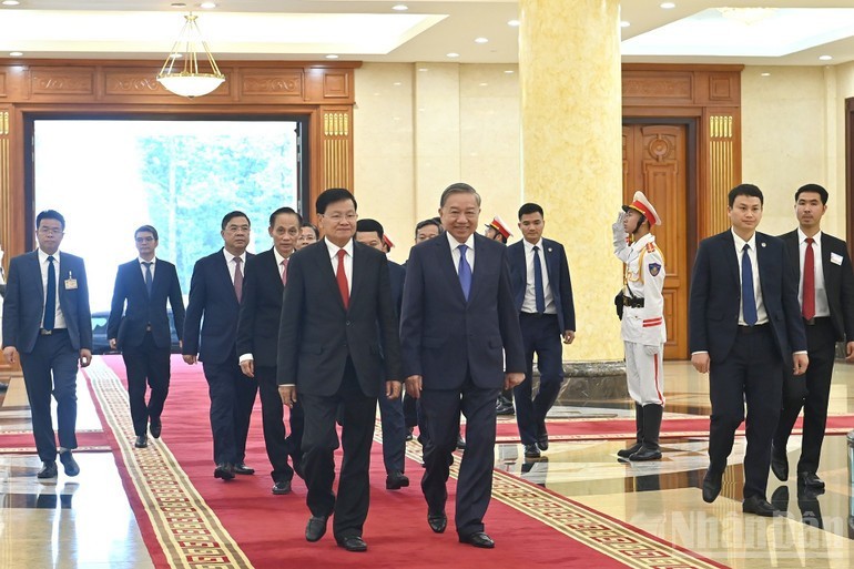 Tổng Bí thư Tô Lâm và Tổng Bí thư, Chủ tịch nước Lào Thongloun Sisoulith tại Trụ sở Trung ương Đảng. Tổng Bí thư Tô Lâm và Tổng Bí thư, Chủ tịch nước Lào Thongloun Sisoulith tại Trụ sở Trung ương Đảng.