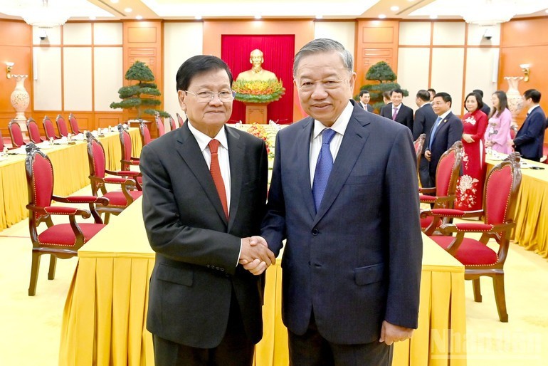 Tổng Bí thư Tô Lâm và Tổng Bí thư, Chủ tịch nước Lào Thongloun Sisoulith. Tổng Bí thư Tô Lâm và Tổng Bí thư, Chủ tịch nước Lào Thongloun Sisoulith.