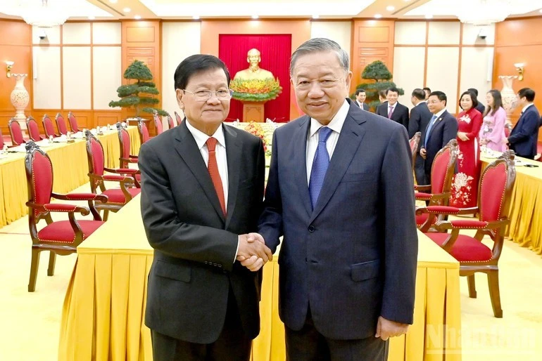 Tổng Bí thư Tô Lâm và Tổng Bí thư, Chủ tịch nước Lào Thongloun Sisoulith.