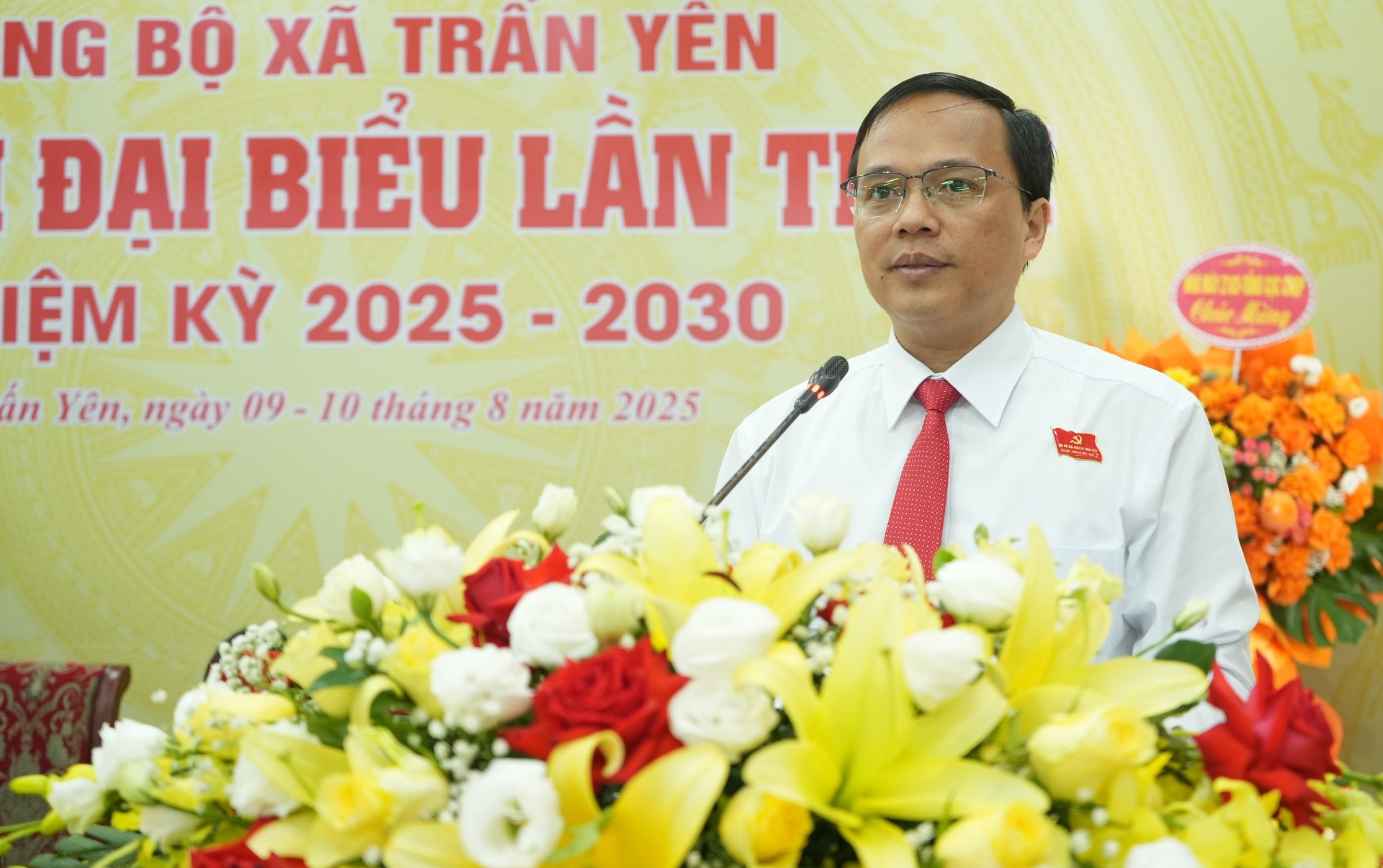 Đồng chí Trần Anh Tuấn, Bí thư Đảng ủy xã trình bày Báo cáo Chính trị tại Đại hội. 10-8-tuan-anh.jpg