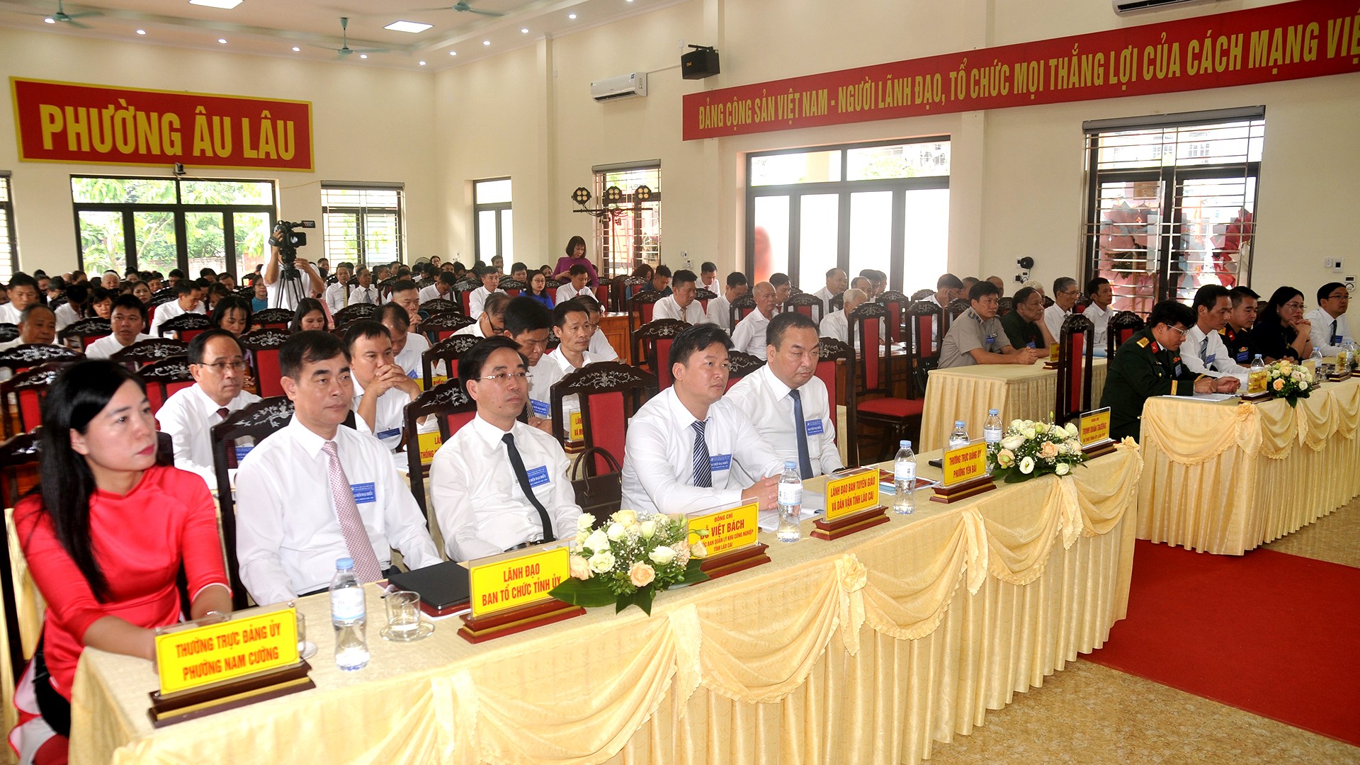 Các đại biểu tham dự Đại hội. 10-8-quangcanhau-lau.jpg