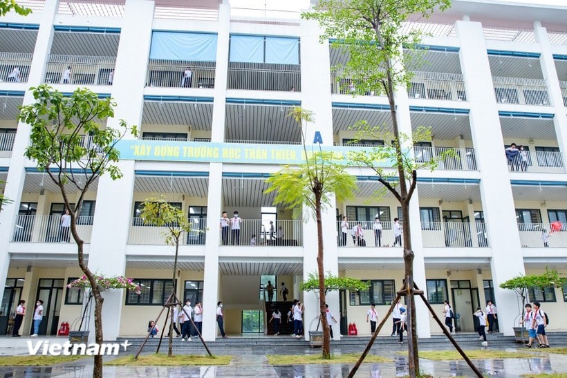 Trường Trung học cơ sở Linh Đàm, phường Hoàng Liệt, Hà Nội. Trường Trung học cơ sở Linh Đàm, phường Hoàng Liệt, Hà Nội.