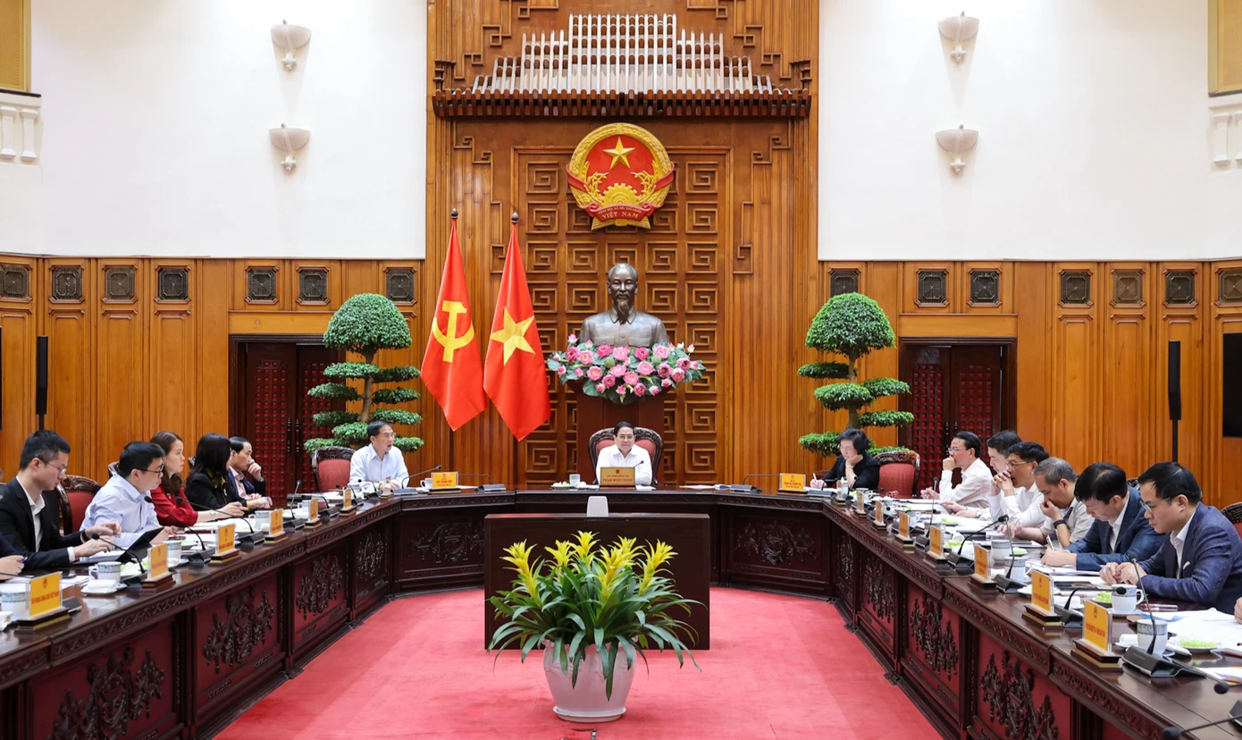 Thủ tướng Phạm Minh Chính làm việc với Tổ công tác an ninh năng lượng.