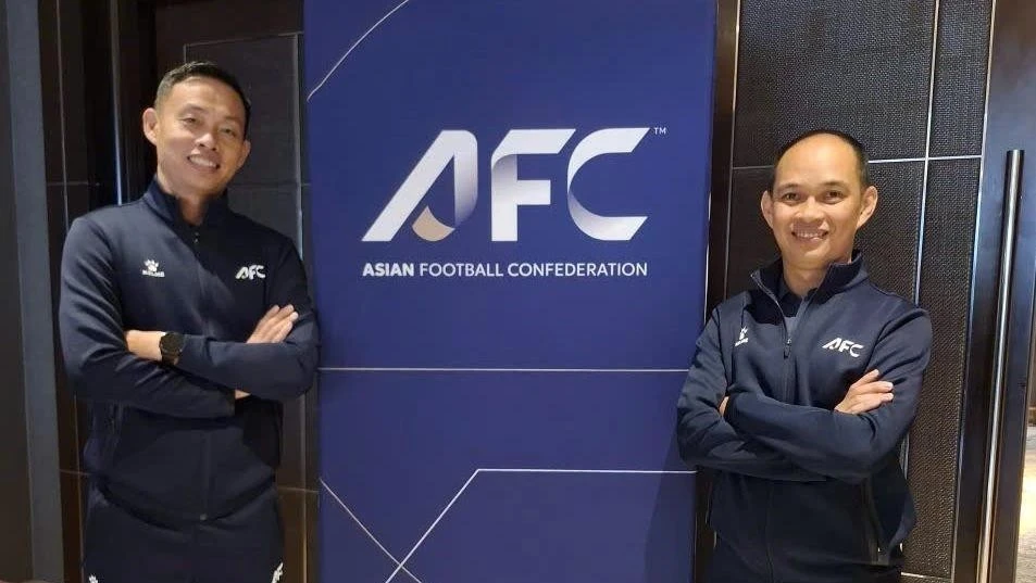 Trọng tài Ngô Duy Lân và Nguyễn Trung Hậu đã vượt qua kỳ tuyển chọn Trọng tài VAR của AFC và chính thức góp mặt trong danh sách AFC Video Match Officials (VMO) Panel 2026.
