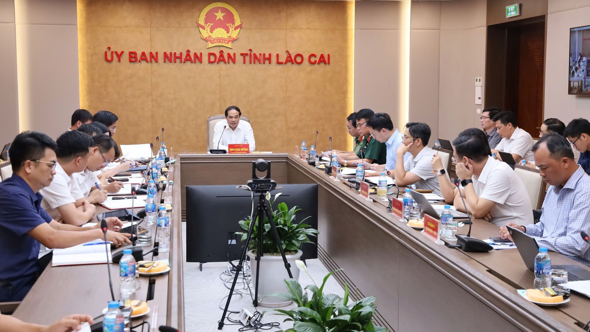 Quang cảnh buổi làm việc. 12-8-buoilsmviec.jpg