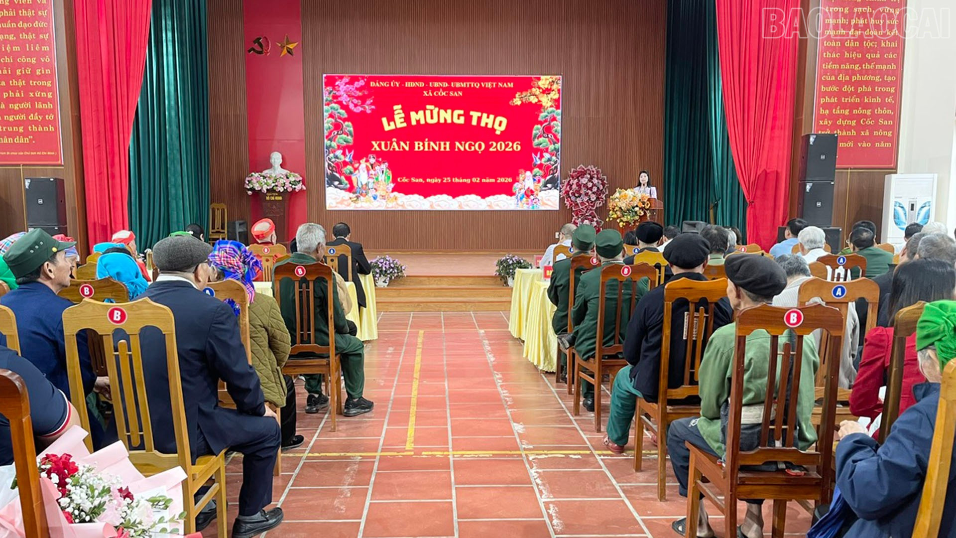 Quang cảnh lễ mừng thọ tại xã Cốc San.