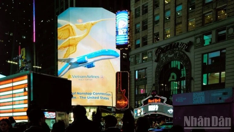 Vietnam Airlines không chỉ thực hiện nhiệm vụ vận chuyển mà còn là “sứ giả văn hóa”, lan tỏa câu chuyện Việt Nam tới công chúng toàn cầu bằng mạng bay rộng khắp và uy tín thương hiệu.