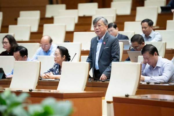 Đại biểu Trương Trọng Nghĩa đề nghị mạnh dạn bổ nhiệm ngay những người đã chứng minh được trình độ và năng lực thực chất.