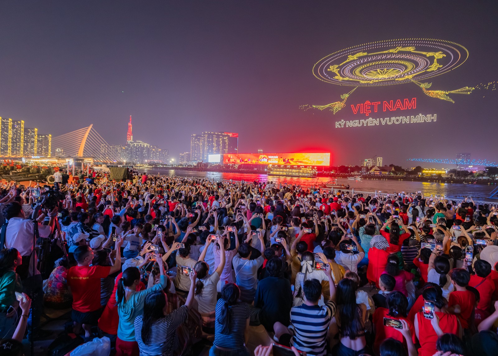 Tác phẩm Việt Nam kỷ nguyên vương mình của tác giả Phạm Ngọc Long vinh dự nhận giải Nhất.