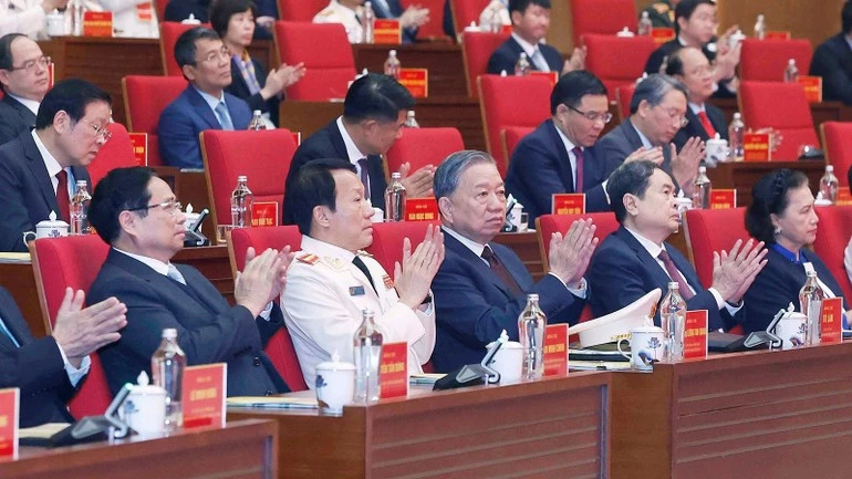 Tổng Bí thư Tô Lâm, các lãnh đạo, nguyên lãnh đạo Đảng, Nhà nước và các đại biểu tham dự.