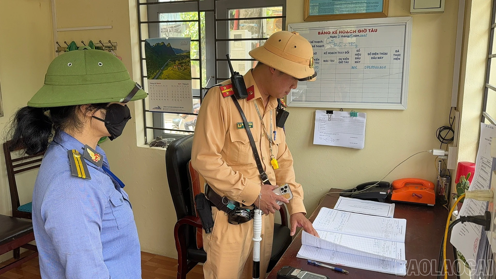 Tăng cường kiểm tra tại các trạm gác đường sắt trên địa bàn.