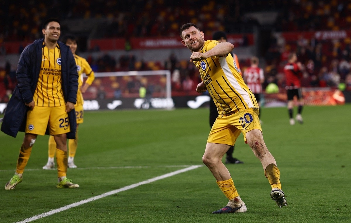 Tiền vệ 40 tuổi lập lỷ lục ở Ngoại hạng Anh ảnh 1