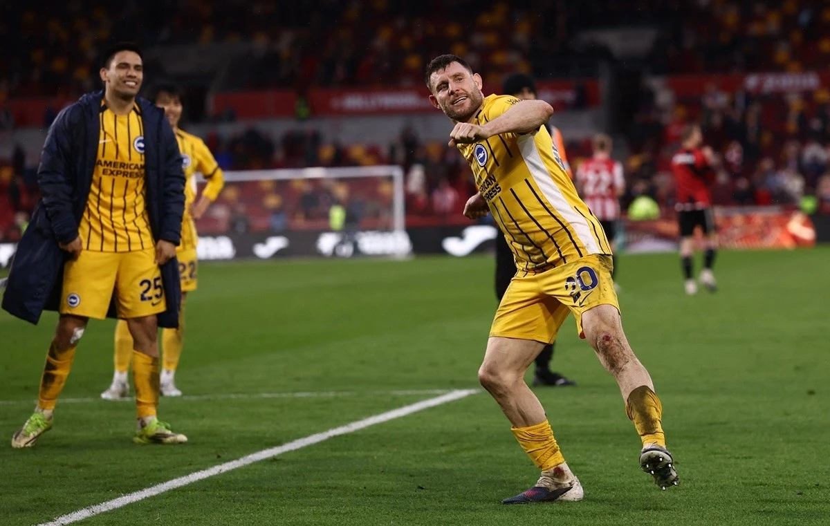 Tiền vệ 40 tuổi lập lỷ lục ở Ngoại hạng Anh ảnh 1