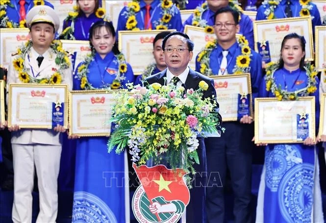 Đồng chí Trịnh Văn Quyết, Ủy viên Bộ Chính trị, Bí thư Trung ương Đảng, Trưởng Ban Tuyên giáo và Dân vận Trung ương phát biểu chỉ đạo.