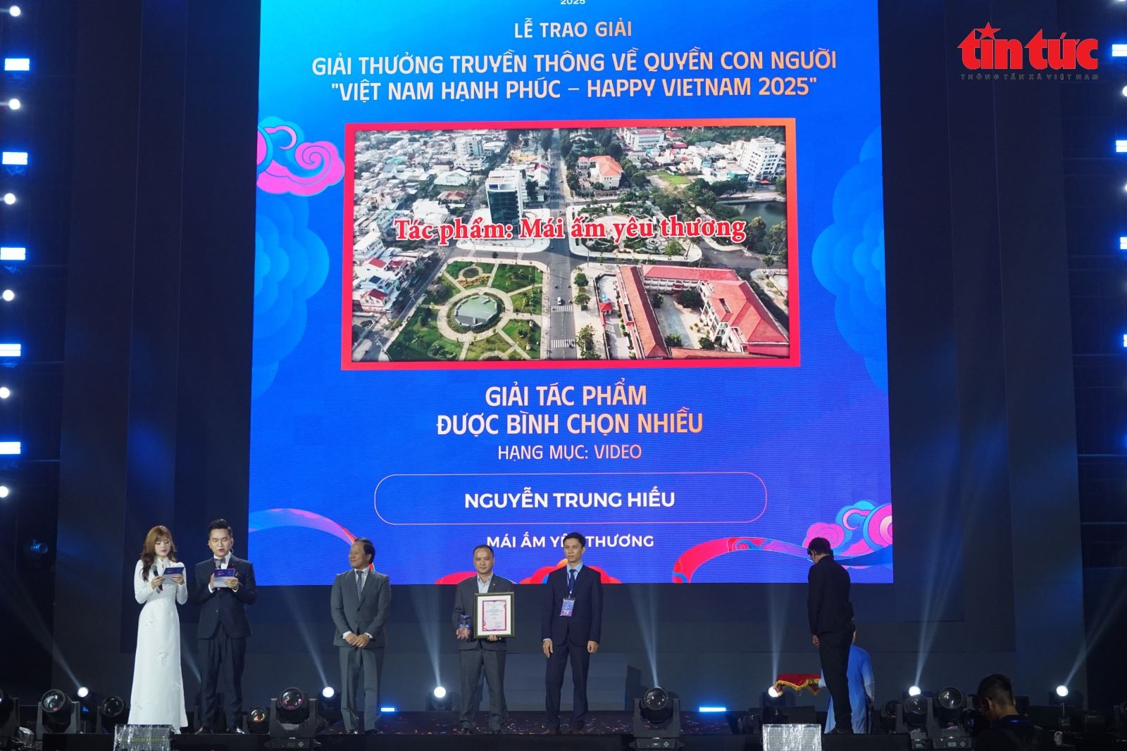 Các tác phẩm của các tác giả được khán giả bình chọn nhiều nhất.