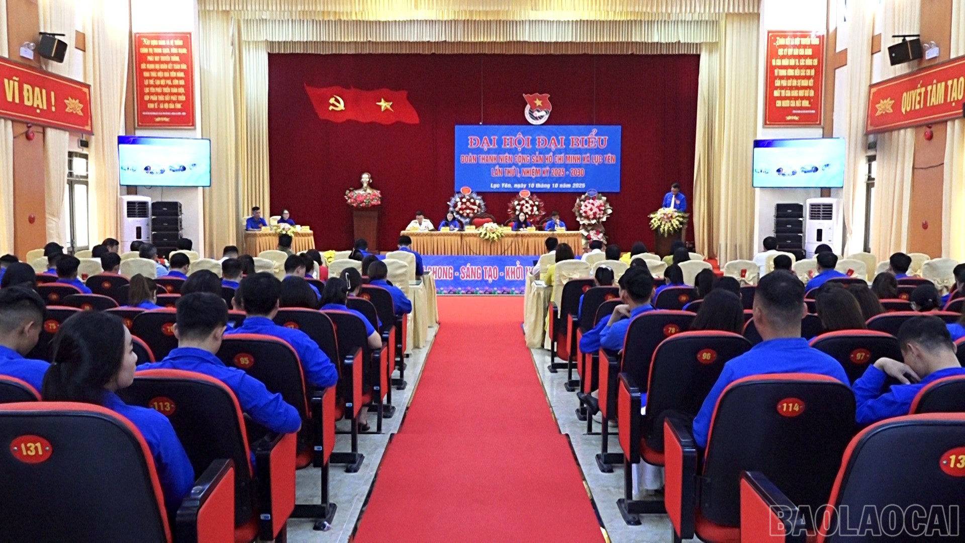 Quang cảnh đại hội. baolaocai-br_quangcxanh.jpg
