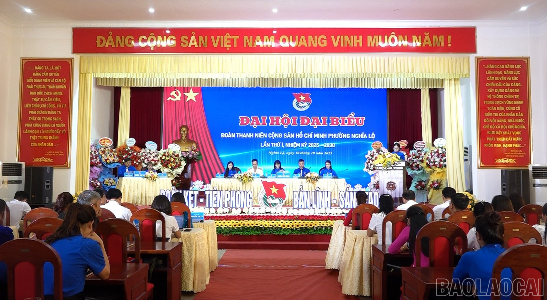 Quang cảnh đại hội. Quang cảnh đại hội.